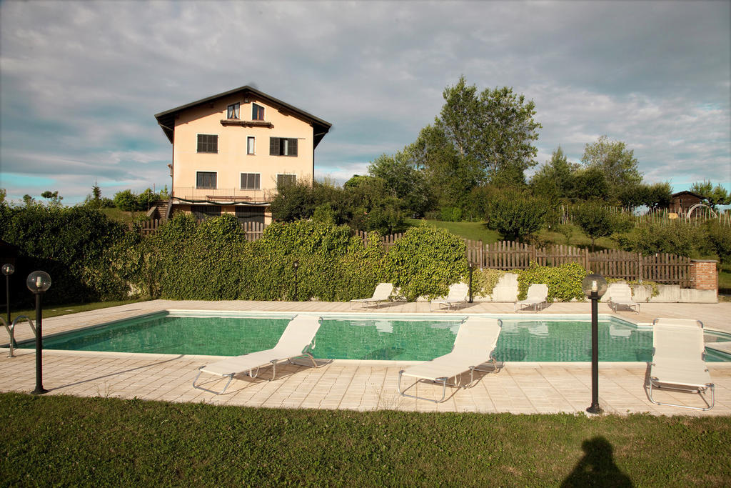 Cascina Papa Mora Villa Cellarengo ภายนอก รูปภาพ