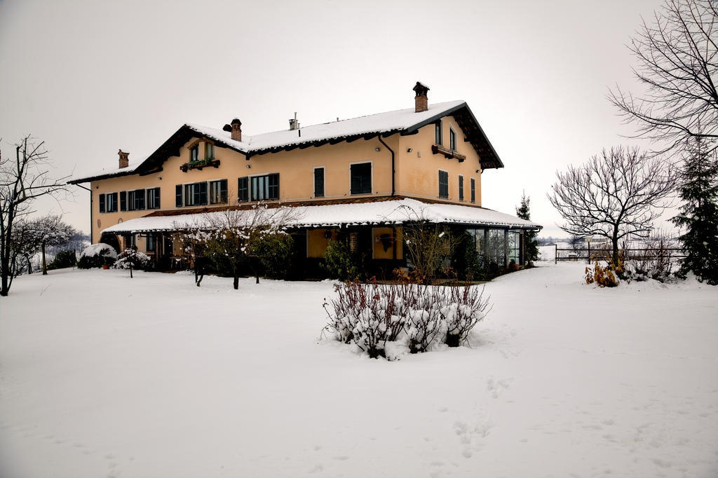 Cascina Papa Mora Villa Cellarengo ภายนอก รูปภาพ